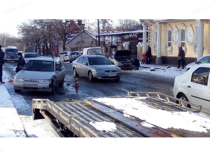 В Запорожской области столкнулись легковушки (ФОТО)