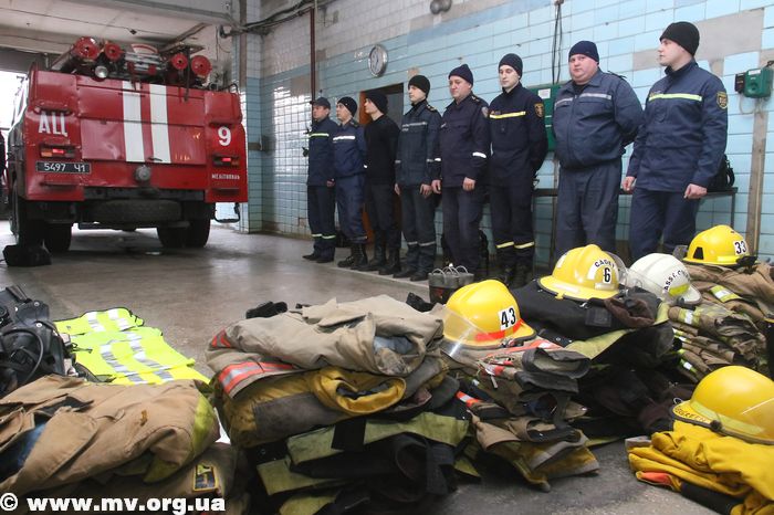 Мелитопольские спасатели получили новые боевые комплекты из Америки (ВИДЕО, ФОТО)