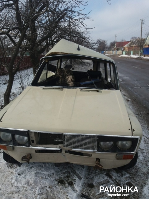 В Запорожской области легковушка сложилась пополам (ФОТО)