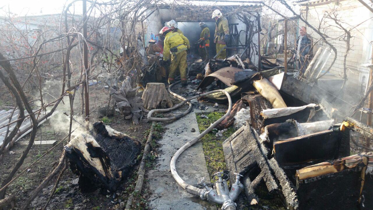 В Запорожской области полностью выгорел гараж (ФОТО)