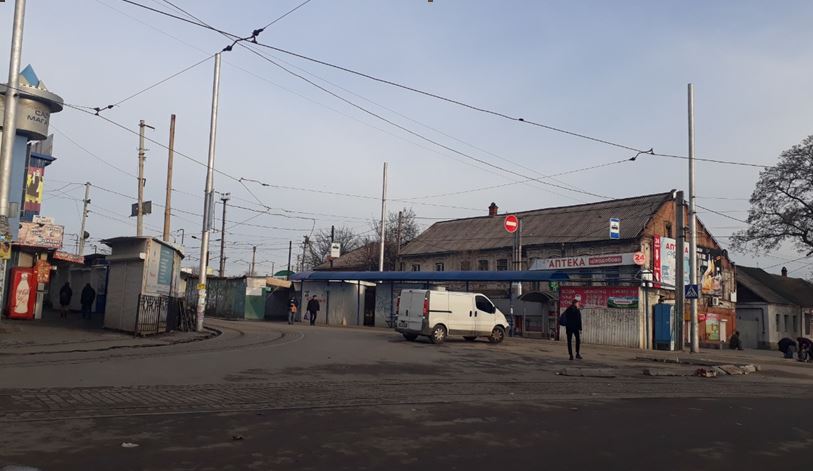 В Запорожье одну из улиц города заполонили «наливайки», залы игровых автоматов и торговые точки, - СМИ