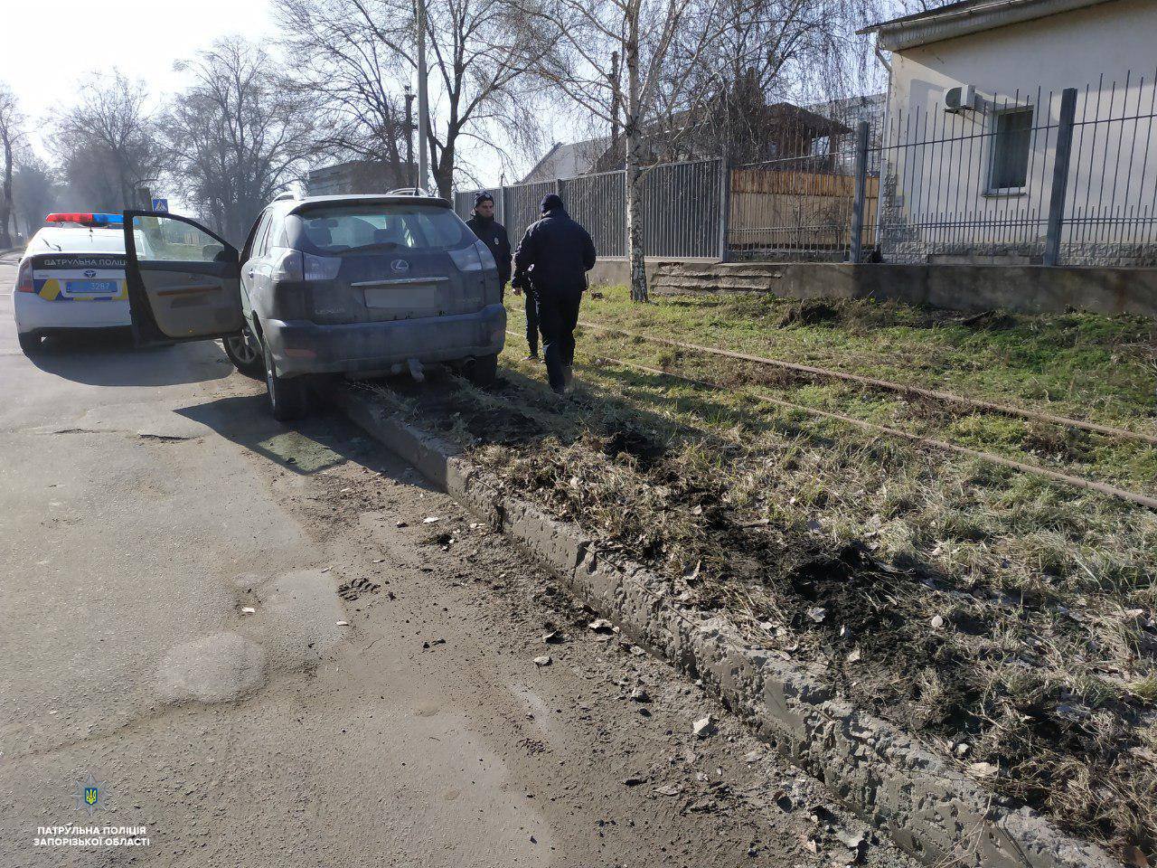 В Запорожье на выходных двое пьяных водителей попали в ДТП (ФОТО)