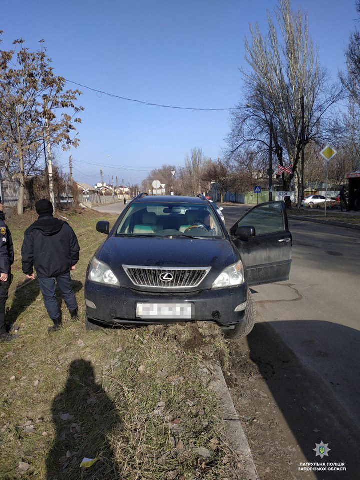 В Запорожье на выходных двое пьяных водителей попали в ДТП (ФОТО)