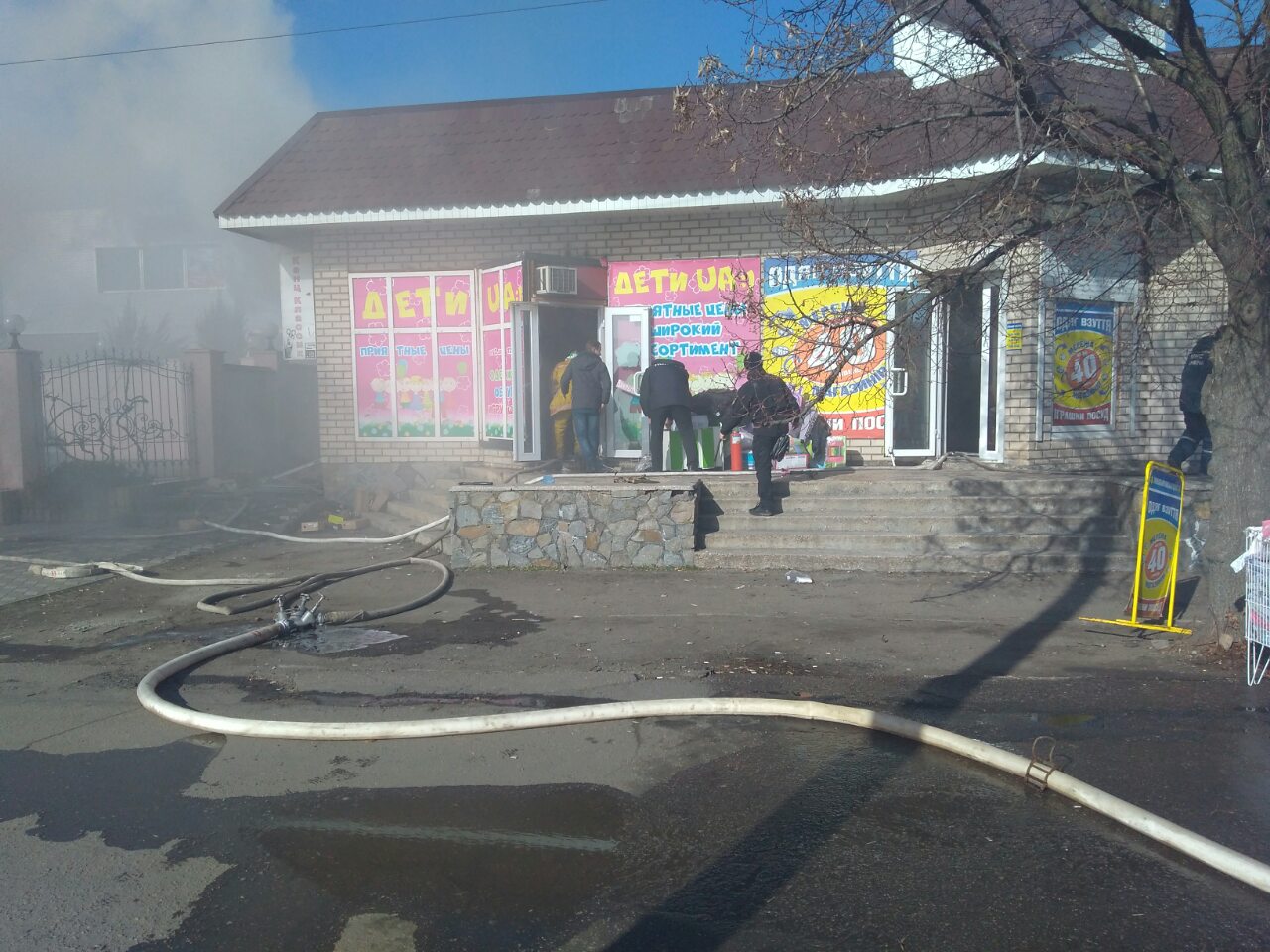 В Запорожской области сгорел магазин (ФОТО)