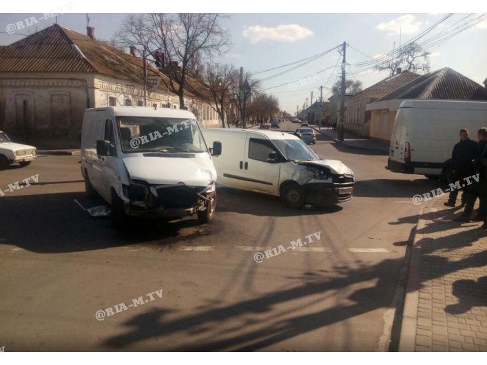 В Запорожской области спринтер врезался в Фиат (ФОТО)