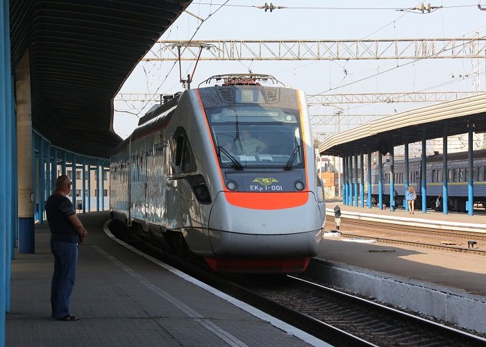 Из Запорожья в Киев начнут курсировать новые поезда ...