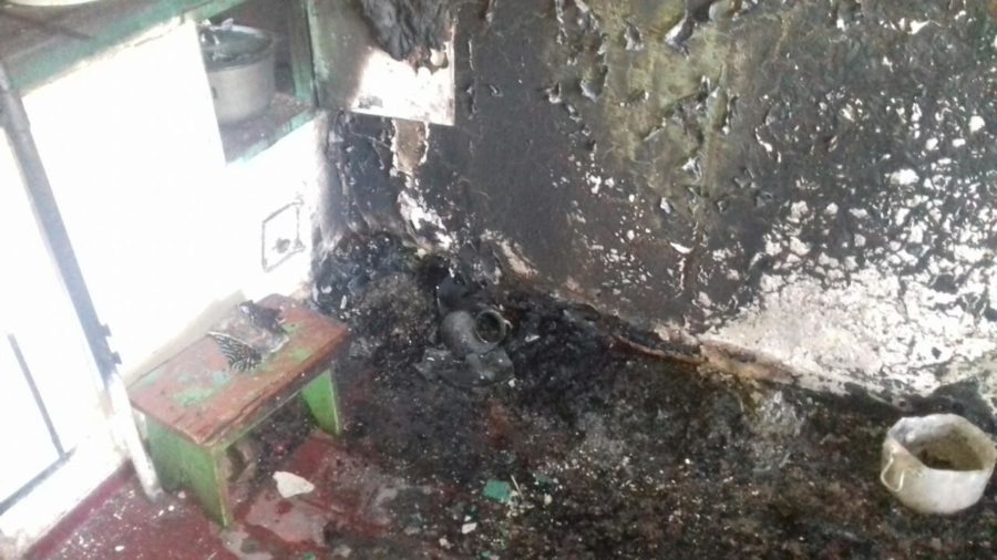 В Запорожской области соседи вытащили из горящего дома женщину (ФОТО)