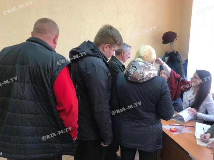 В Запорожье и области наблюдается ажиотаж на избирательных участках (ФОТО)