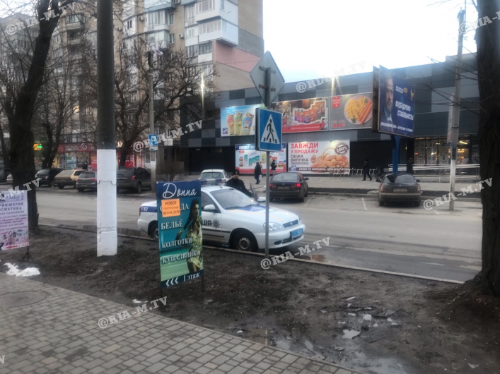 В Запорожской области полицейские попали в рубрику "Я паркуюсь как ..." (ФОТО)