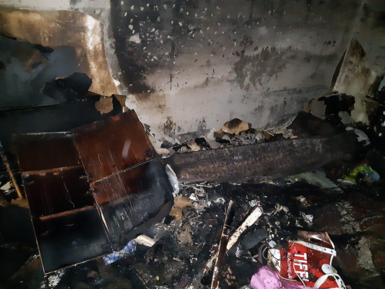 В Запорожье сгорела квартира в пятиэтажке: эвакуировали 10 человек (ФОТО)