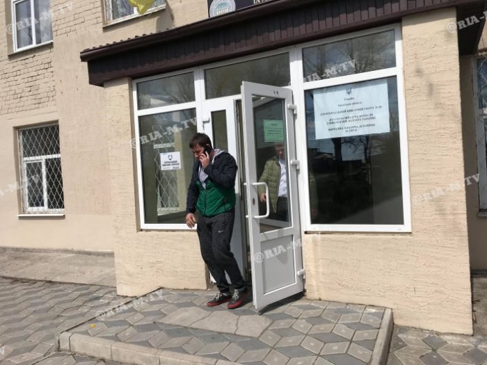 В Запорожской области избиратели устроили скандал на участке (ФОТО)