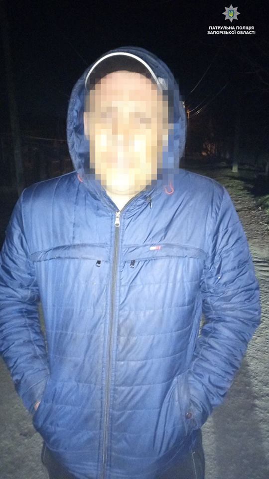 В Запорожье ночью с нескольких припаркованных авто сняли колеса (ФОТО)