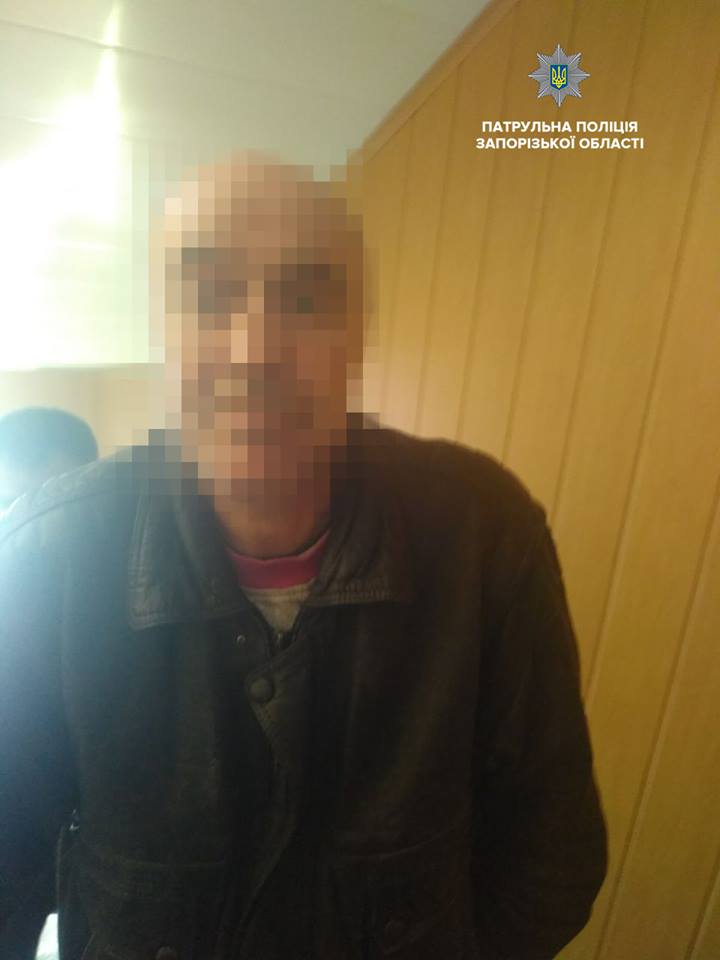 В Запорожье пожилой мужчина украл у соседки дорогостоящий гаджет (ФОТО)