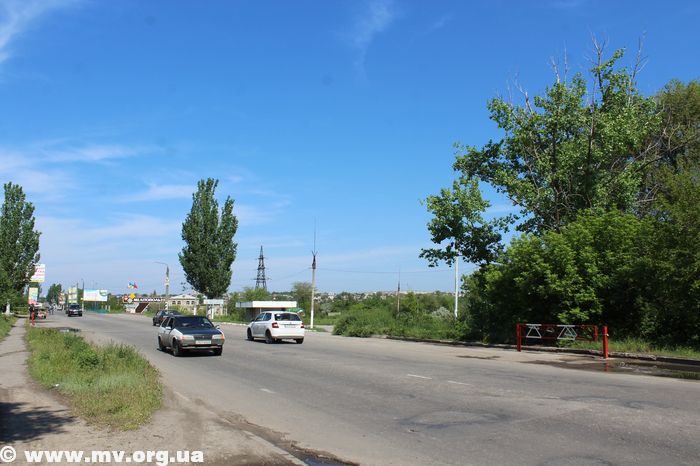 В Запорожской области на въезде в крупный город установили шлагбаумы: причина и ФОТО
