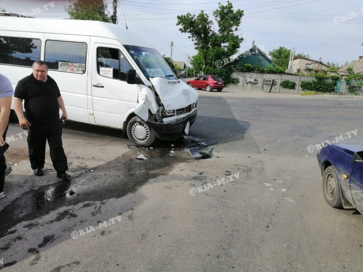 В Запорожской области произошло масштабное ДТП при участии легковушки и внедорожника: есть пострадавшие (ФОТО)