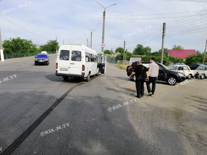 В Запорожской области произошло масштабное ДТП при участии легковушки и внедорожника: есть пострадавшие (ФОТО)