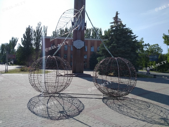 Черешни-гиганты украсили Мелитополь (ФОТО)