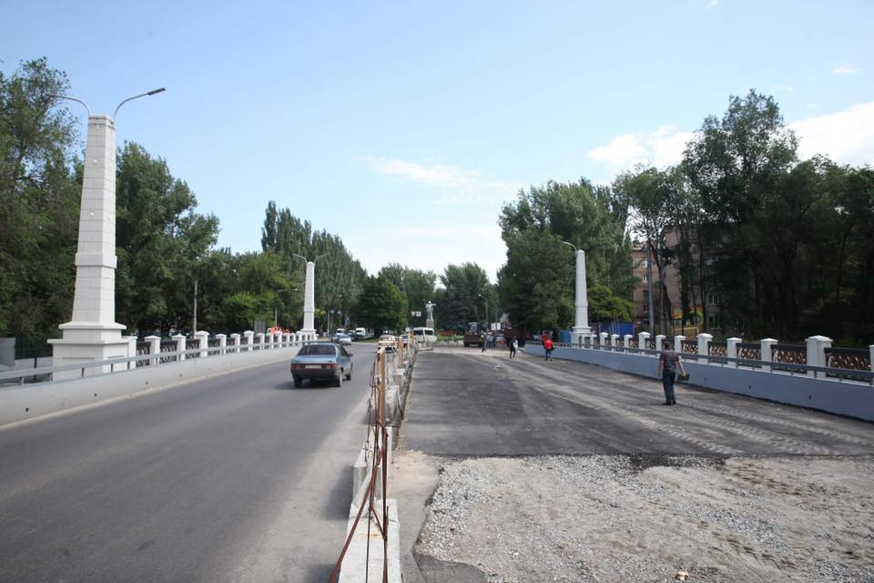Когда завершится реконструкция путепровода на проспекте Металлургов: официальный ответ (ФОТО)