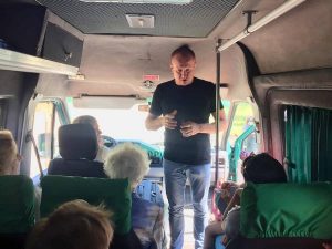 На депутатском контроле: жителям Запорожского района разъяснили ситуацию с автобусами