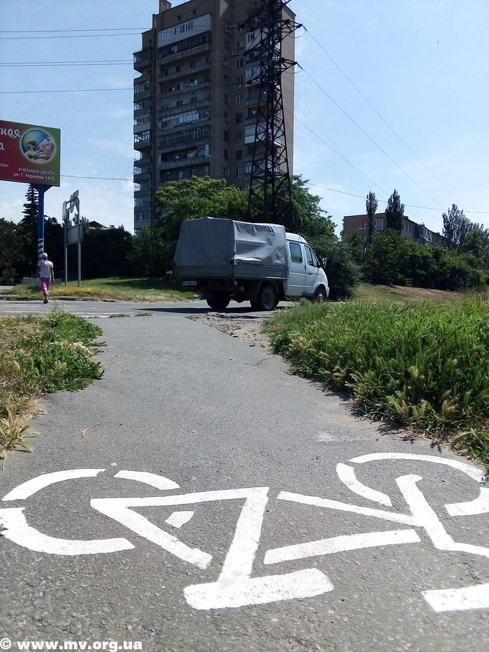Ожидания и реальность: первая велодорожка в Мелитополе разочаровала горожан (ФОТО)