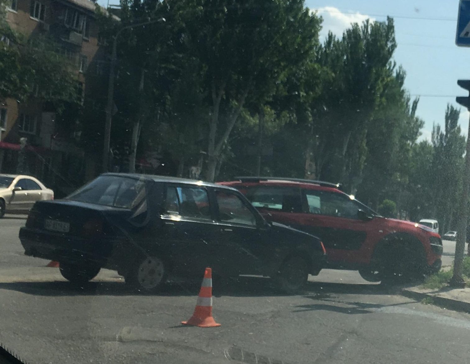 Авария в центре Запорожья с пострадавшими (ФОТО)