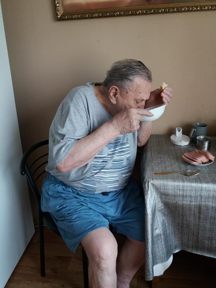 Ушел на прогулку и не вернулся: в Запорожье пропал дедушка (ФОТО)