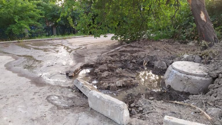 В Запорожье появилась новая речка (ФОТО, ВИДЕО)