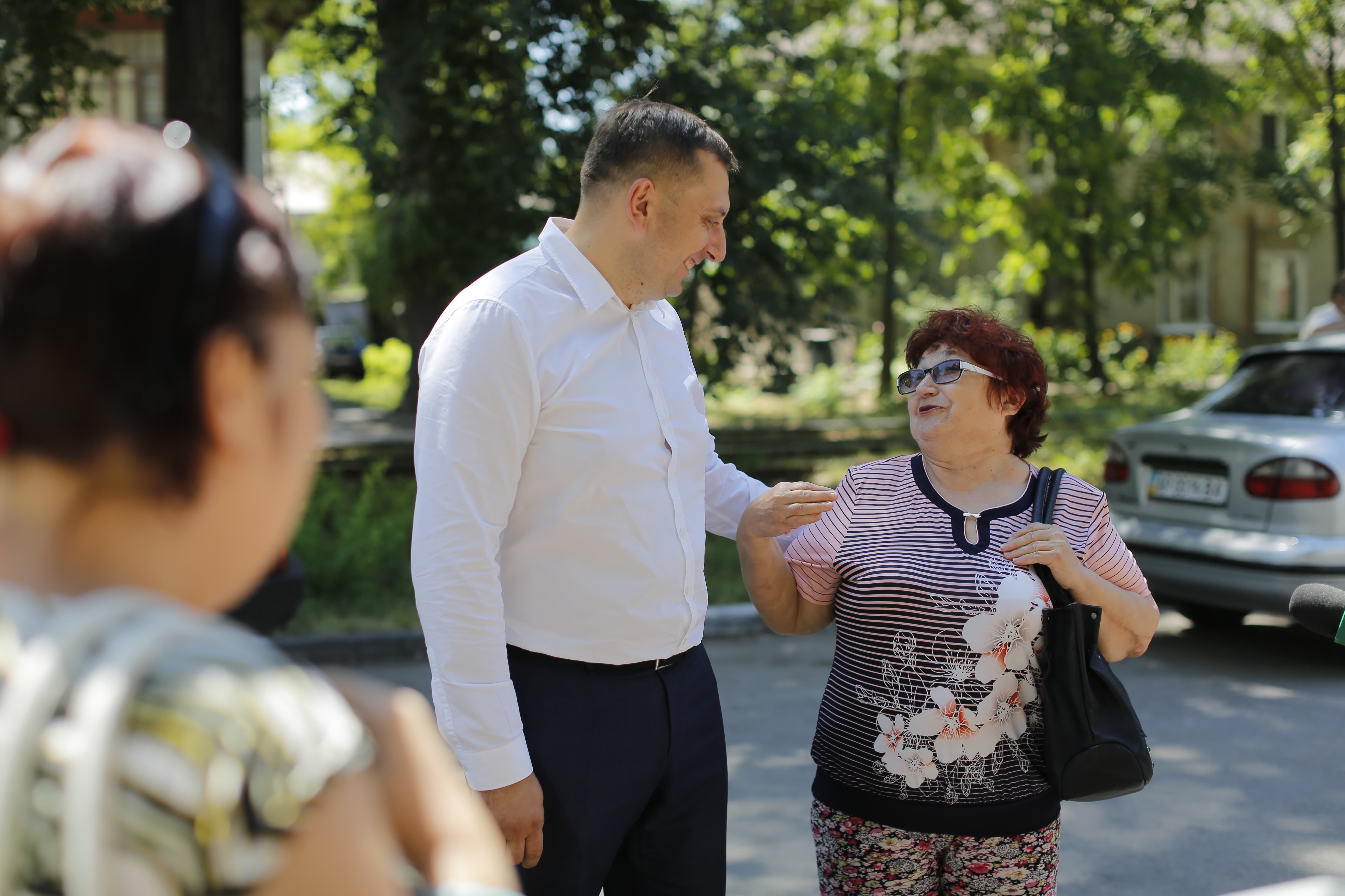 Виктор Бусько помог решить коммунальные проблемы жителям Заводского района