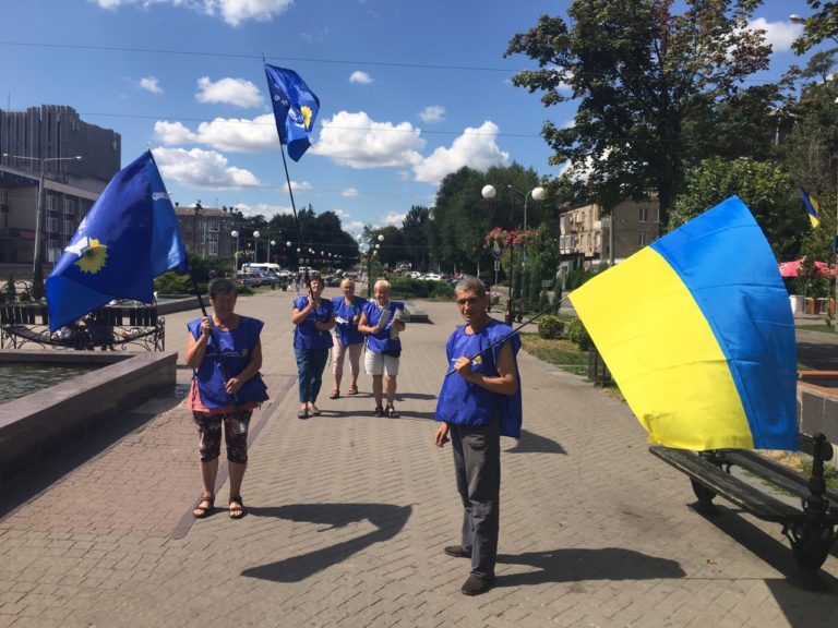 Последний бой, он важный самый: в Запорожье проходит последний день борьбы за электорат (ФОТО)