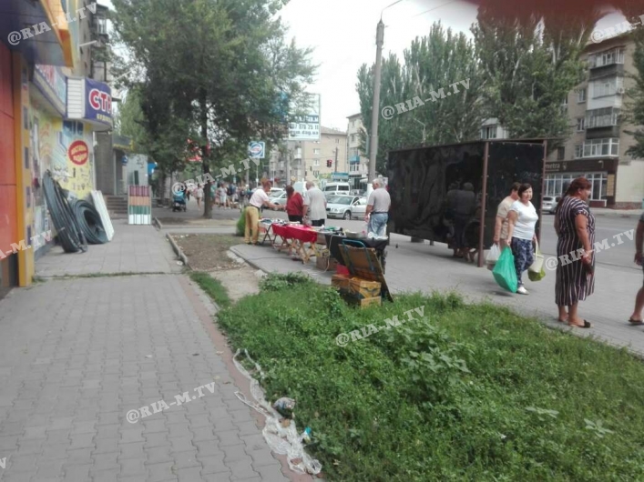Стихийный торговец из Запорожской области бросил вызов местной власти (ФОТО)