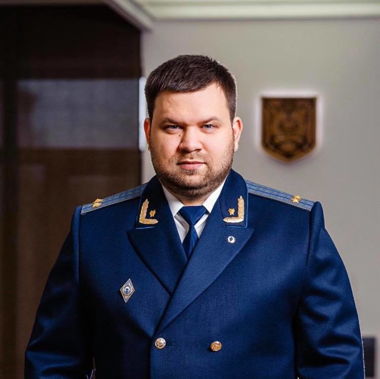 Незаконно уволенного прокурора из Запорожья восстановили в должности