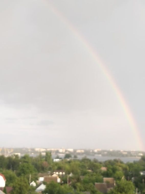 Чудеса природы: над вечерним Запорожьем раскинулась радуга (ФОТО, ВИДЕО)