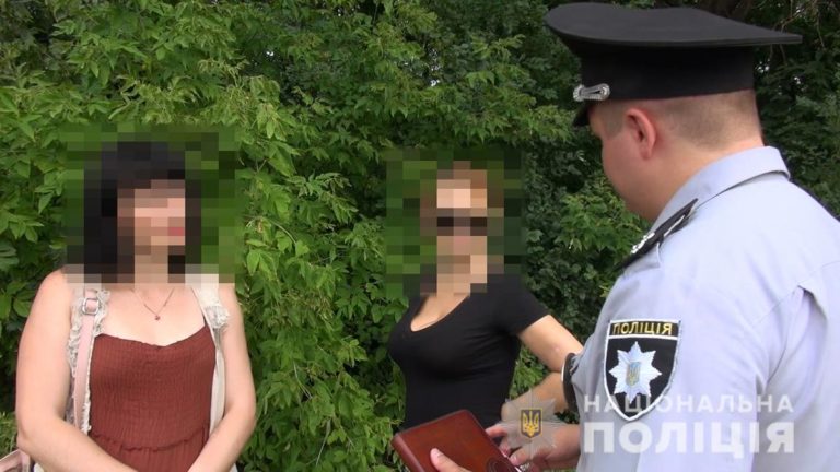Запорожские «ночные бабочки» пообщались с Нацполицией (ВИДЕО)