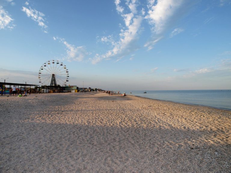 Сегодня в Кирилловке можно купаться не только на море (ФОТО)