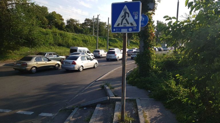 Пробка на Правый берег Запорожья начинается едва не с середины проспекта (ФОТО)