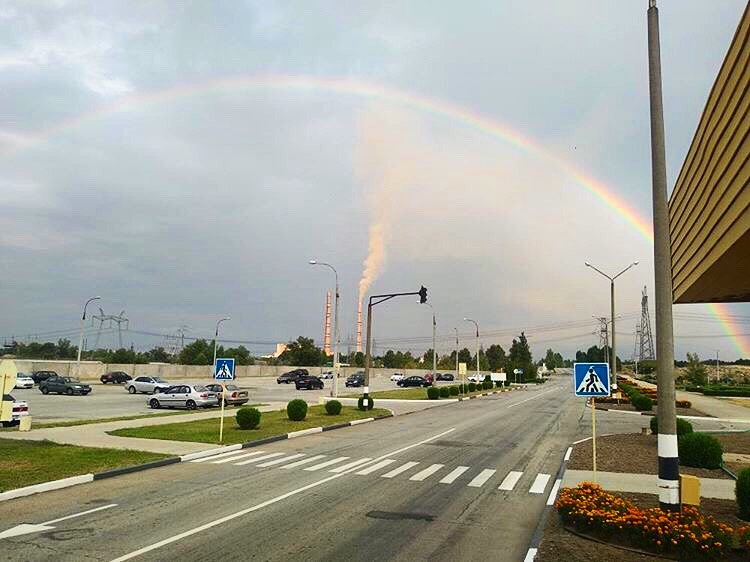 В Запорожской области запечатлели огромную двойную радугу (ФОТО)