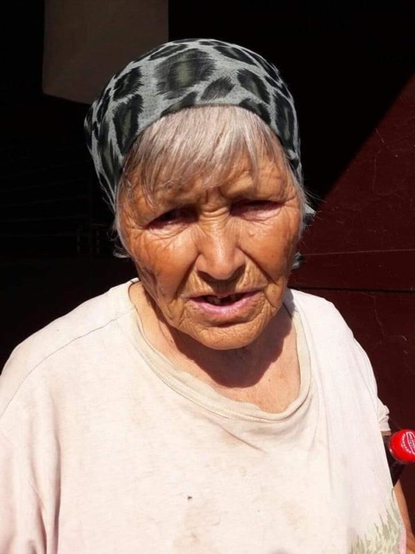 Слепая бабушка с запорожского вокзала получит документы и помощь (ФОТО)