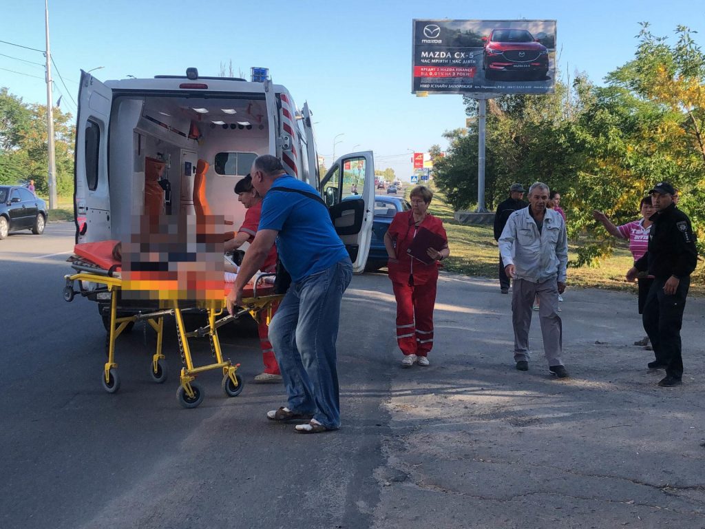 В Запорожской области под колёса автомобиля попали два ребёнка (ФОТО)