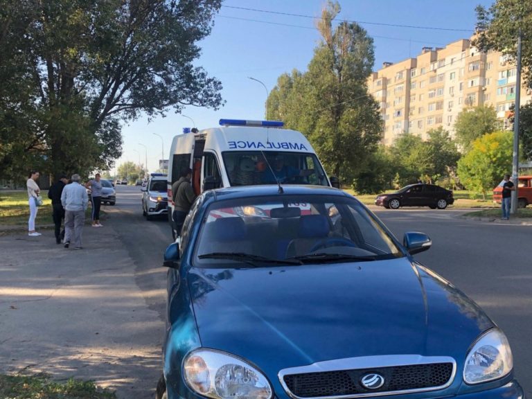 В Запорожской области под колёса автомобиля попали два ребёнка (ФОТО)