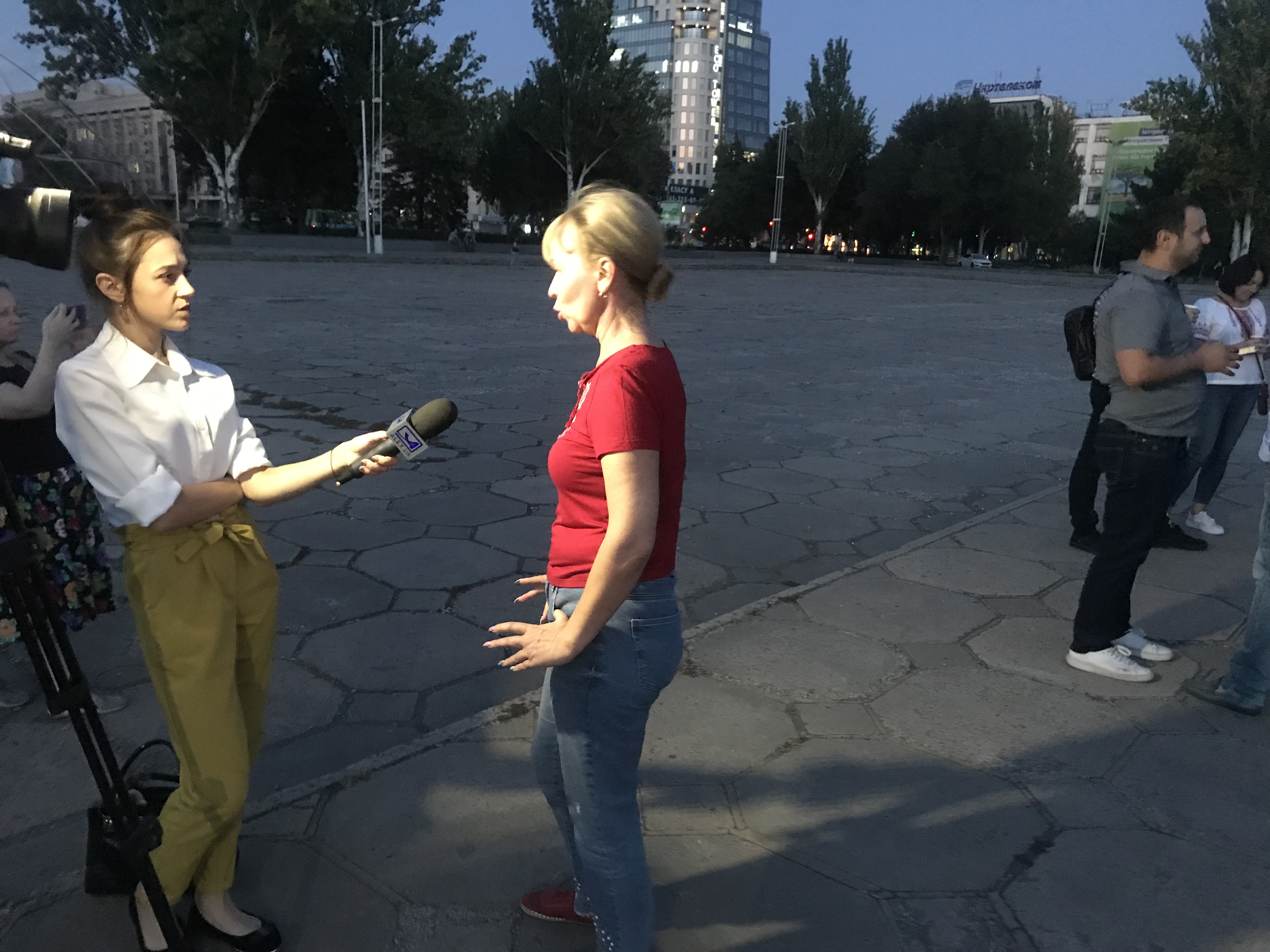 На главной площади Запорожья отметили "освобождение" города от одиозного Валерия Романова