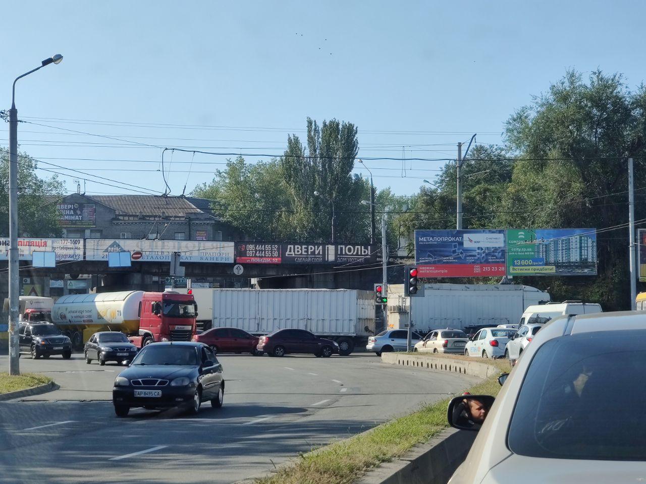 Фуры продолжают блокировать движение на запорожских дорогах (ФОТО)