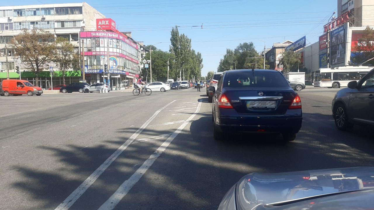В центре Запорожья из-за неработающего светофора произошло ДТП (ФОТО)