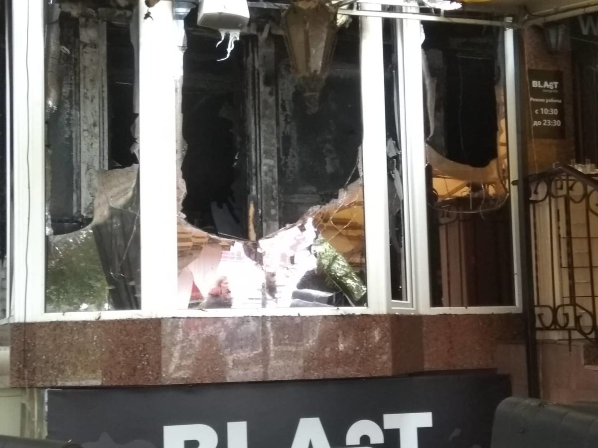 В центре Запорожья сгорела кальянная: подробности (ФОТО)