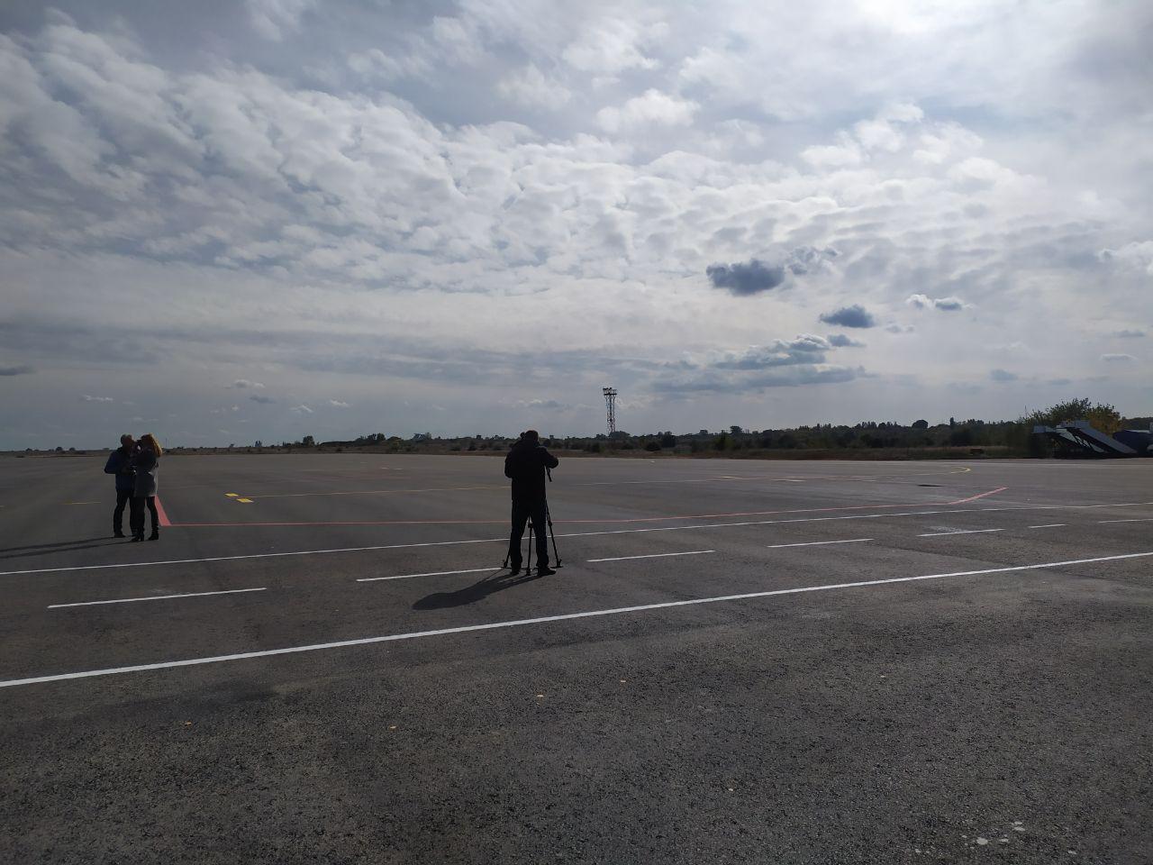 В Запорожье откладывается открытие аэропорта: есть ли шанс вернуть деньги за прогоревшие авиабилеты?