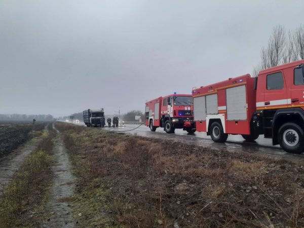 На трассе "Запорожье-Днепр" пылал многотонный грузовик (ФОТО)