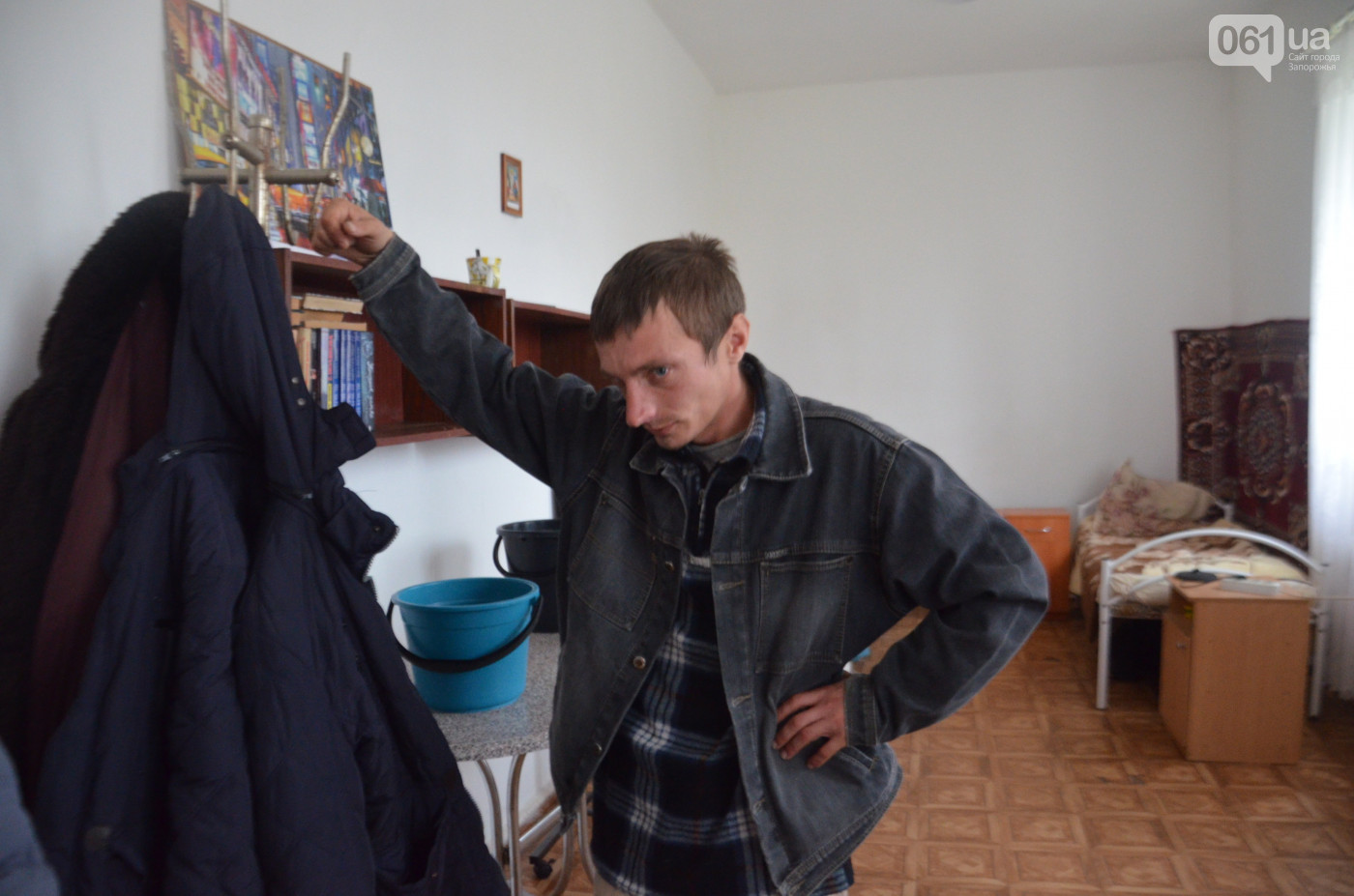 Мужчины плакали и упирались: подопечных психоневрологического интерната из Черниговки насильно лишили дома (ФОТО)