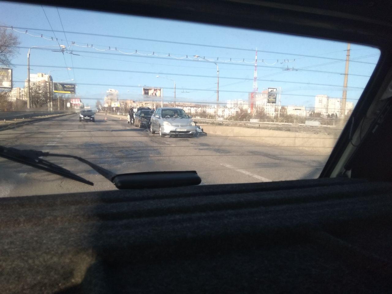 В центре Запорожья произошло ДТП, проезд затруднён (ФОТО)