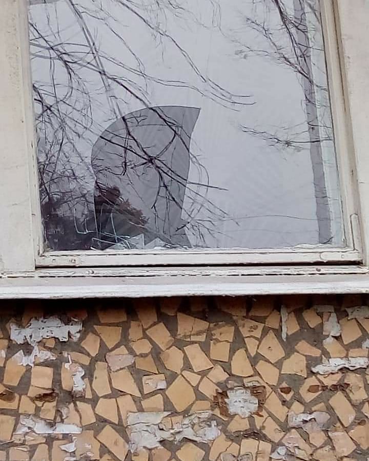 В Запорожье обстреляли жилой дом (ФОТО)