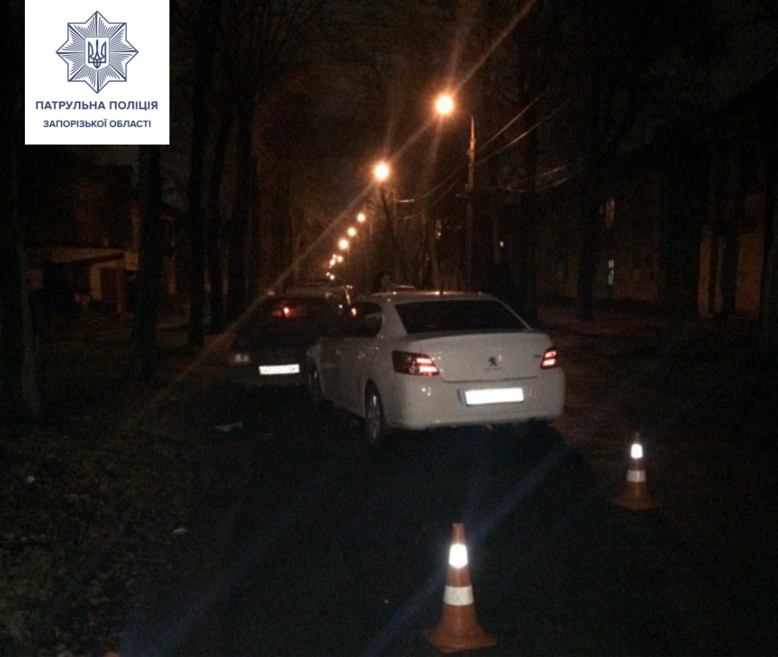 Пьяная автоледи в Запорожье устроила погром на дороге (ФОТО)