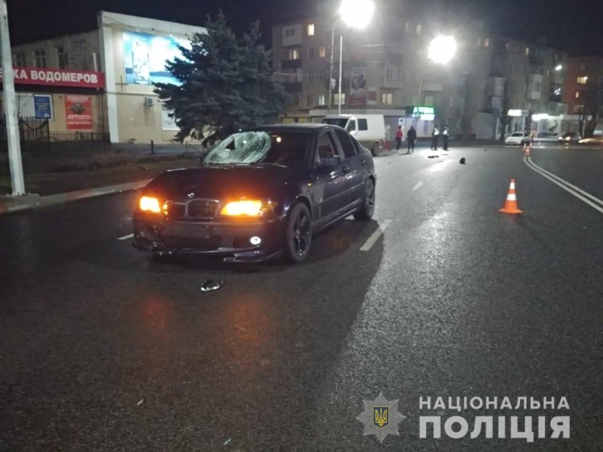 В Запорожской области под колёсами авто скончалась молодая девушка (ФОТО)